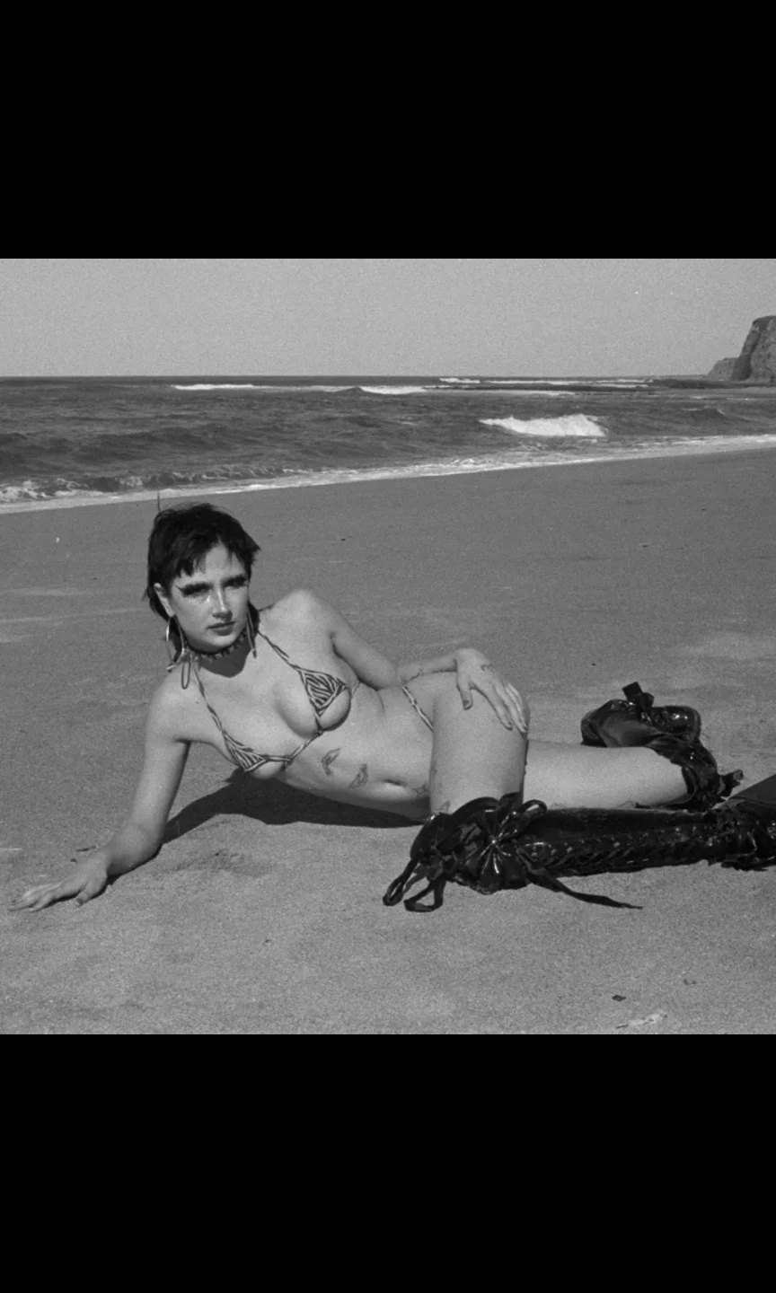 Live sex webcam photo for ladyirisgrey #286871987