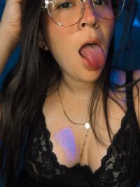 Lara_adventure's Offline XXX Chat