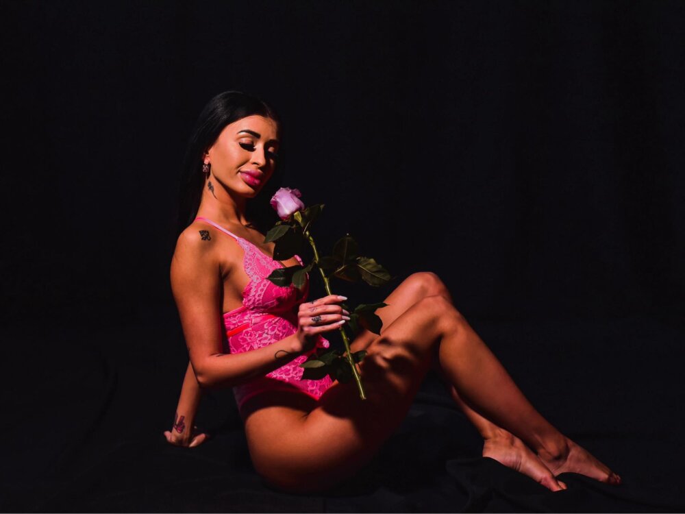 Live sex webcam photo for SaraDaisy #289962877