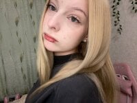 YungLyssy's webcam live show