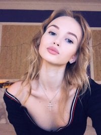 Lirena_Shine's Offline Chat Room