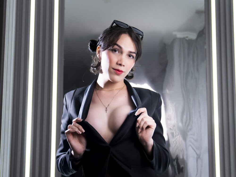 MadameRuiz's Offline XXX Chat