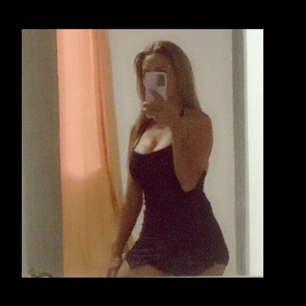 6livesex.com monita_med livesex profile in greetings-from-paradise cams