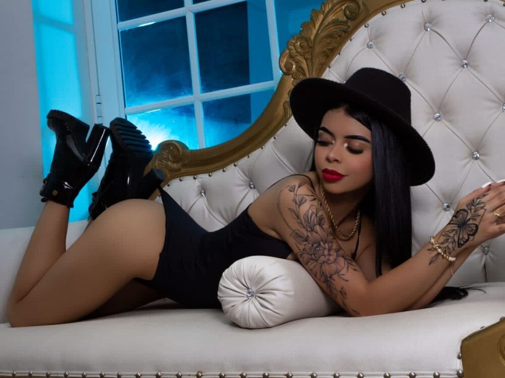 Live sex webcam photo for AllegraBrown #290391215