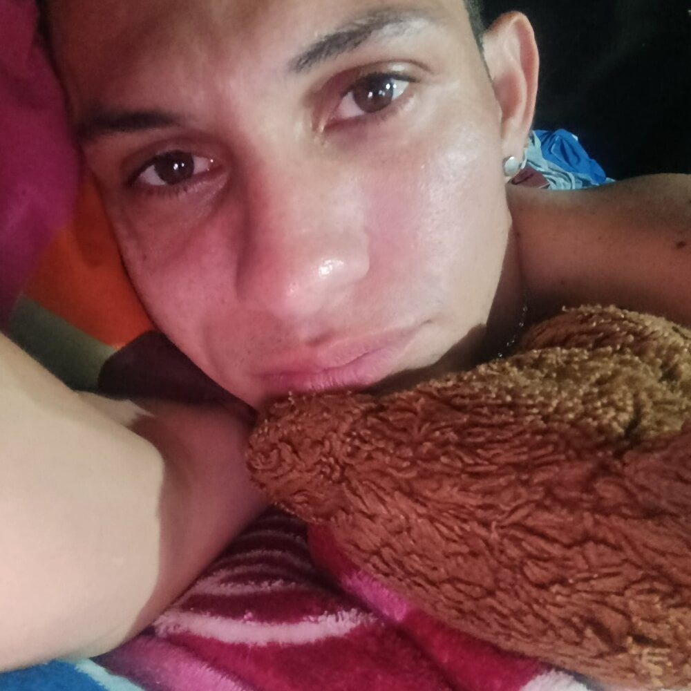 Ale21-345 Chat XXX offline