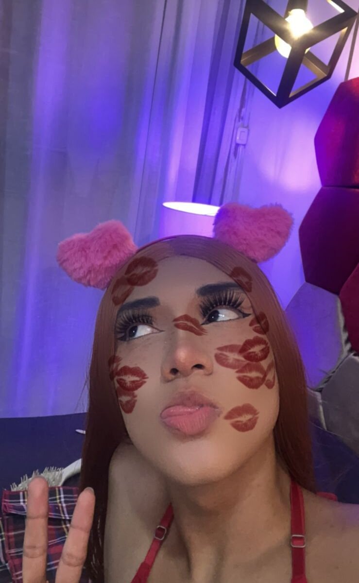 PinkLuna_LolaBloom profile