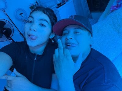 Amara_and_Sara_Love Couple New Online Cam Strip