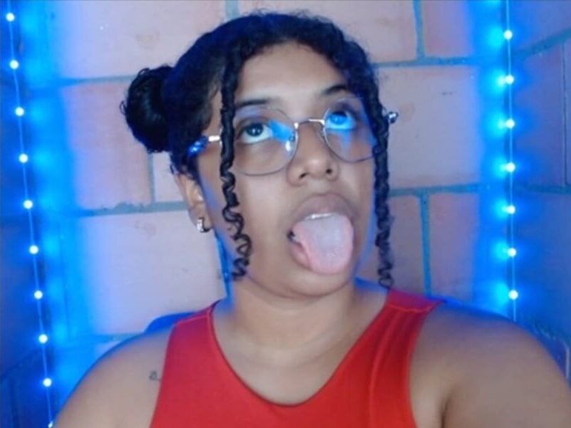 belindathompson from stripchat