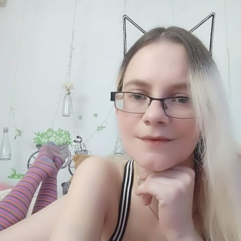 Live sex webcam photo for SandyMille #289896481