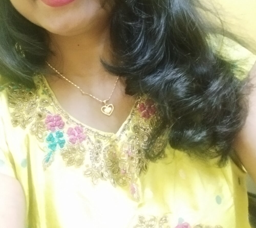 pallavi0002 webcam profile - ???