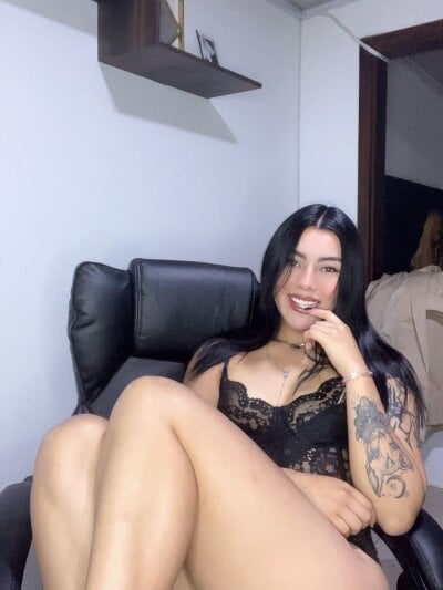 emily_22x on StripChat