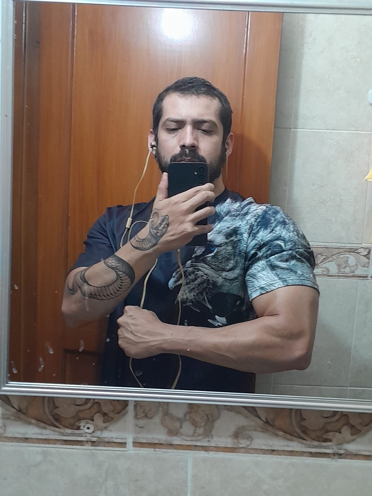 bi_desires