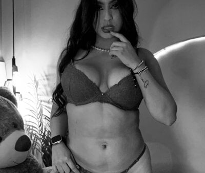 izabelacarter on StripChat