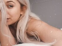 CherryAuroraa's Live Sex Cam Show