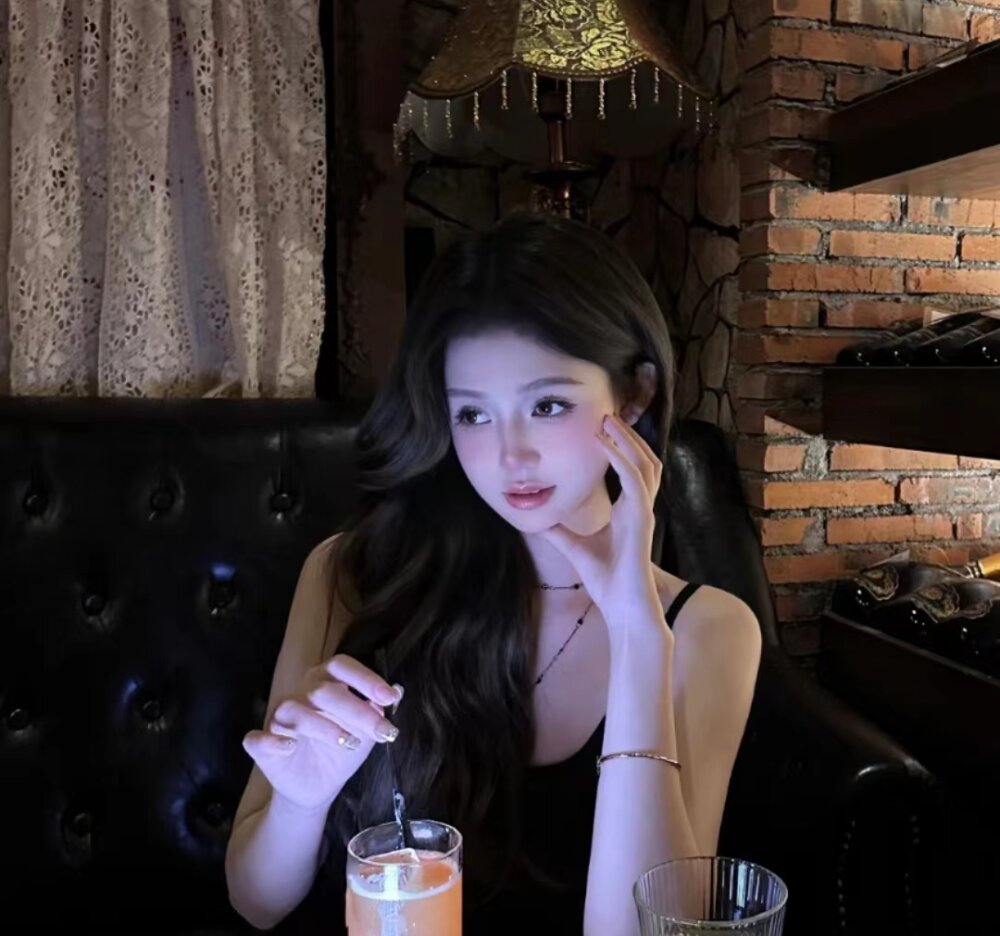 Live sex webcam photo for Xiaohe- #290094373