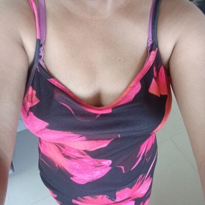 Cute-Riya77 on StripChat