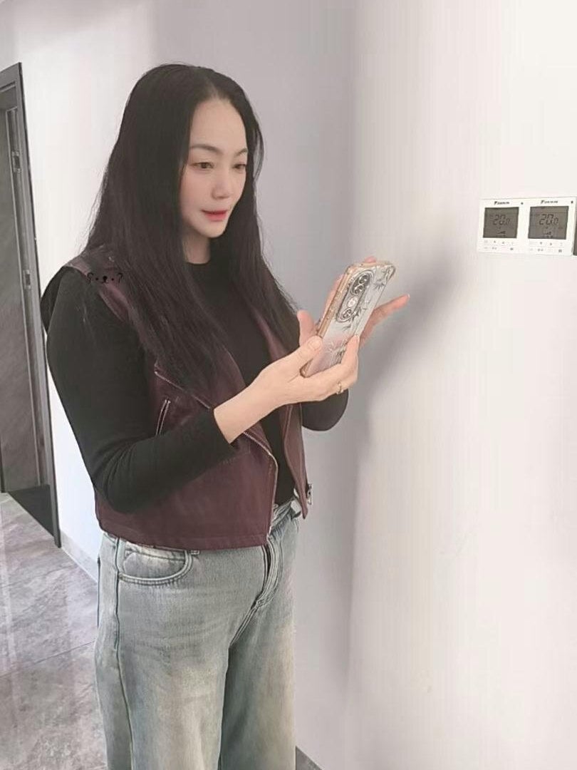 serendipity-520 webcam profile - Saint Helenian