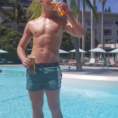 chris2020bigandcut from stripchat