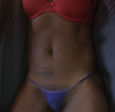 Genevieve2022 🐾 live nude webcam