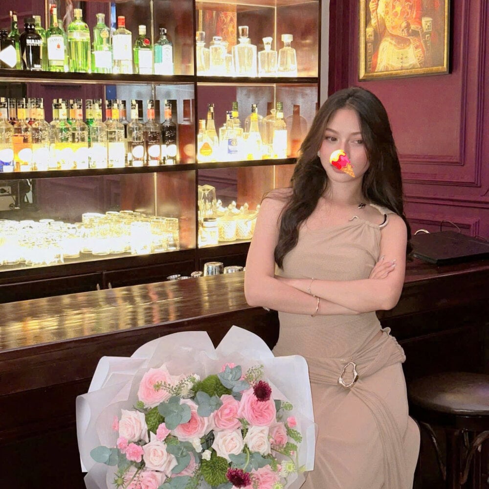 watchgirlcam.com virgin22_office livesex profile in on-the-other-side-of-the-screen cams