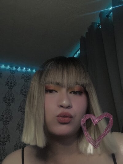 Skyemew Trans Cheapprivates Striptease Cam