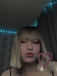 Skyemew's webcam live show