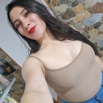 LyaScarlet Female Moderatelypricedcam2cam Live Cam Naked