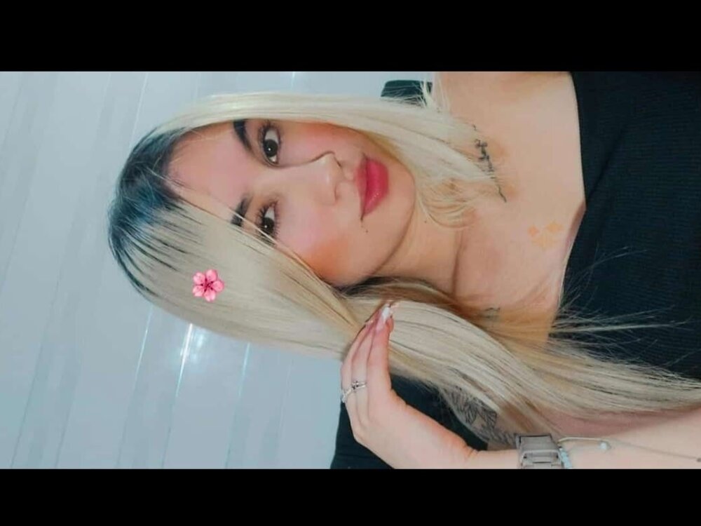 Sunnyflower_gh 🎥 naked cam