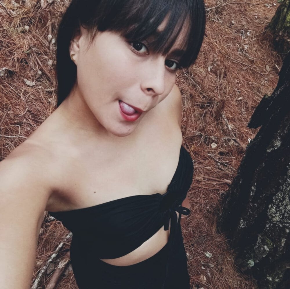 sexlivecamsites.com melanysky_ livesex profile in usa-originally-from-australia cams