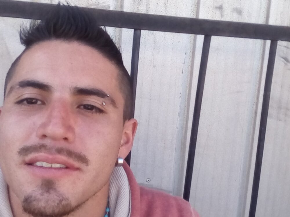 lionardovssf35 from stripchat