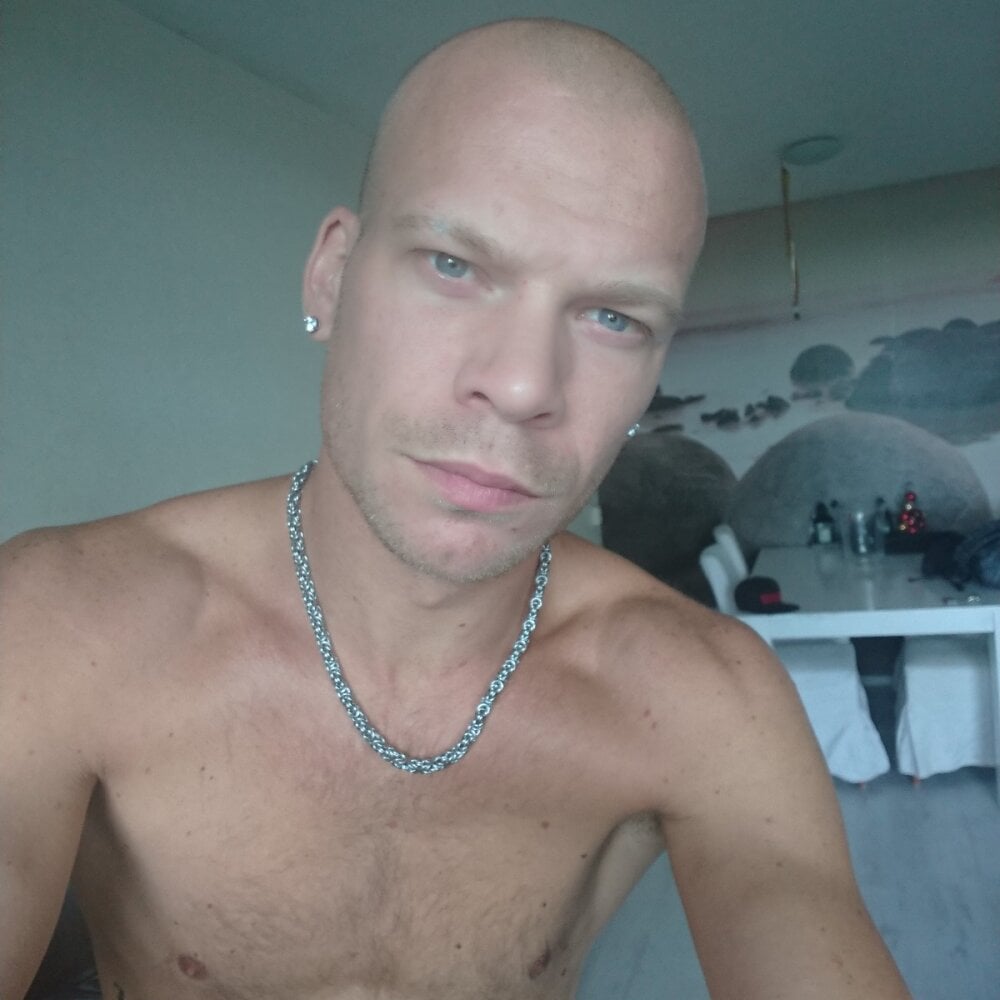 kinky_play1 from stripchat