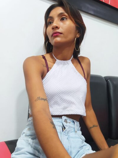 Small_naughty_lupe