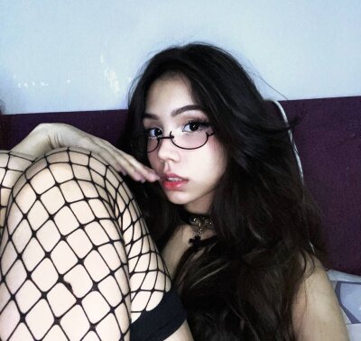 1TuttiFrutti1 private show