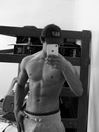 ImNewton23 Webcam Model Profile