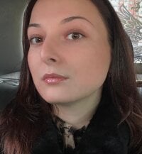 EllaRosef's Offline Chat Room