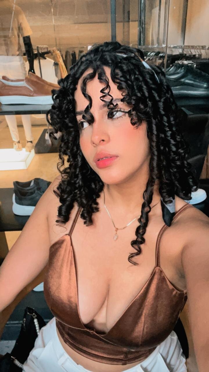 Curly_Goddes