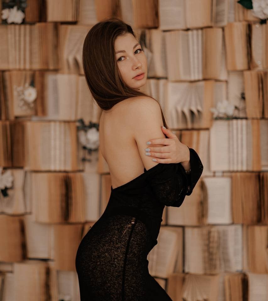 myliveeroticcams.com brittgupton livesex profile in white-hair cams