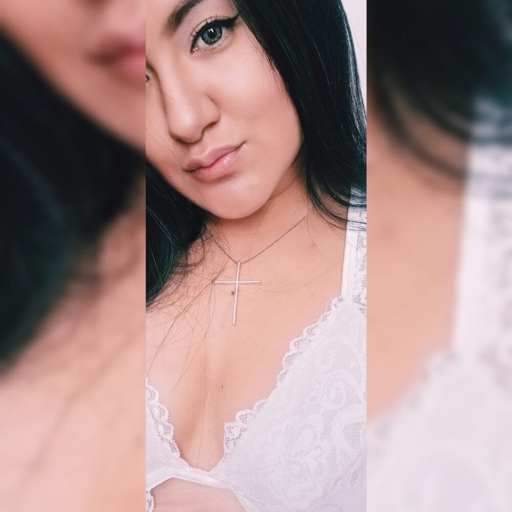 Live sex webcam photo for scarlet_fostt_ #289994731