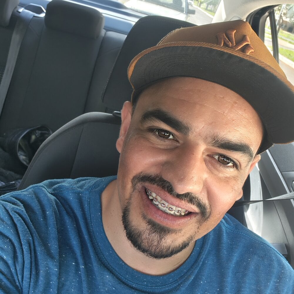 IncomingEssence478 離線 XXX 聊天