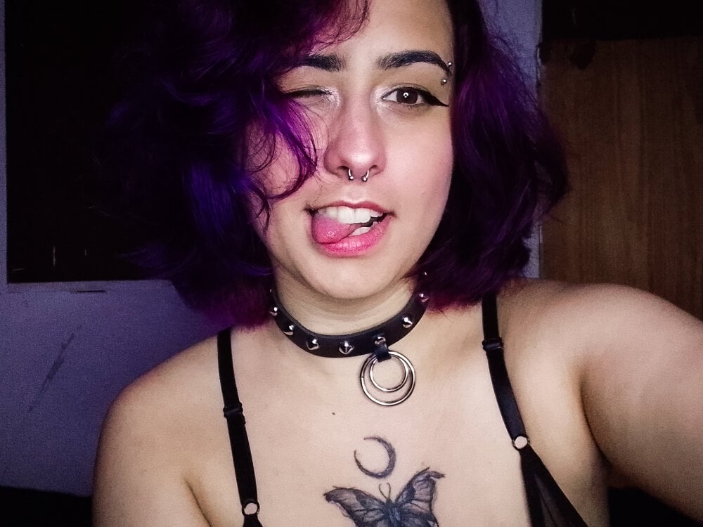 charry_lotte from stripchat