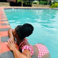 sexypetitie's webcam live show