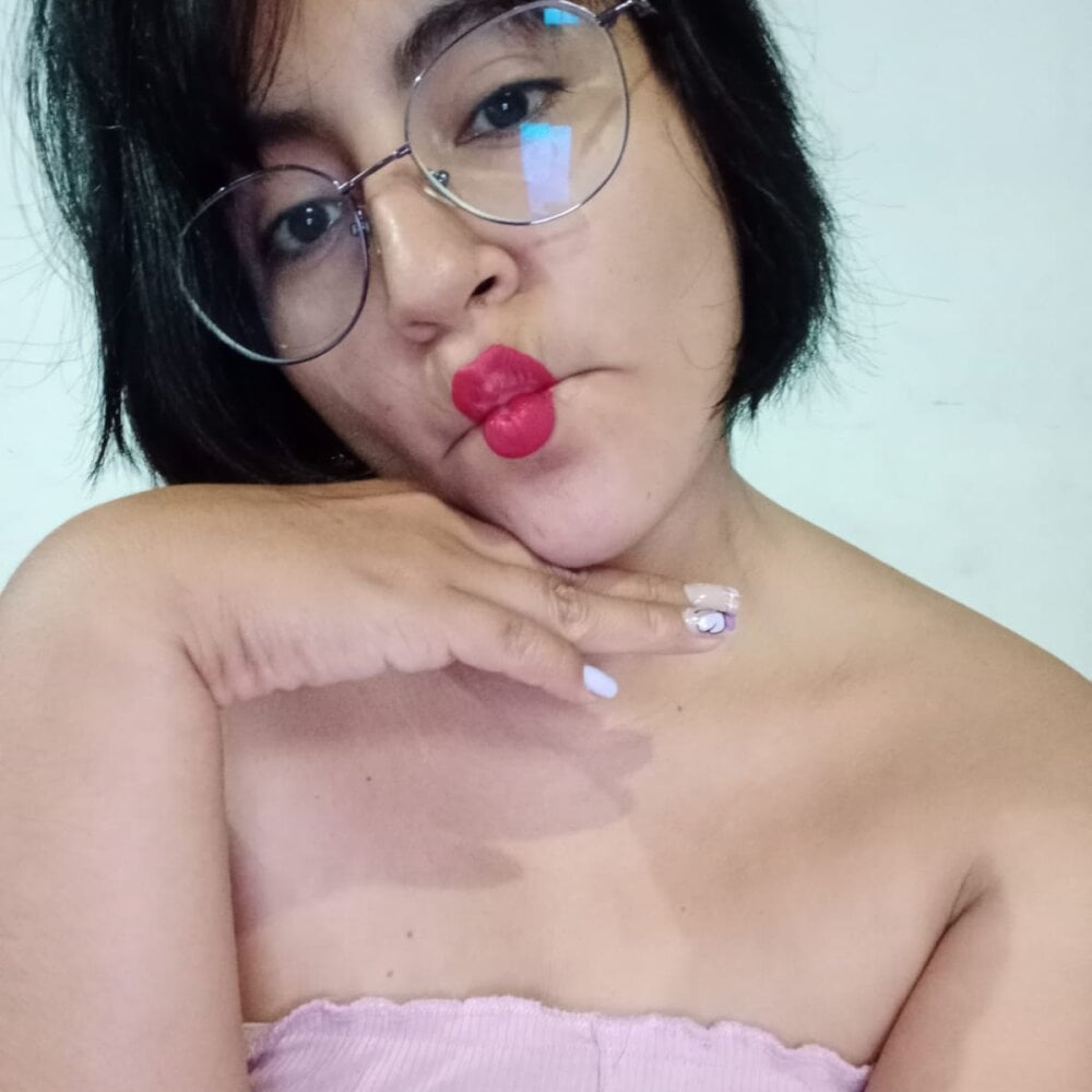 naty_bush profile