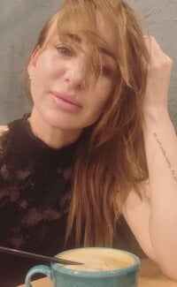 GlarysLoveressS' Live XXX Chat