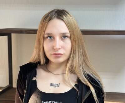 pornos.live EdaAcomb livesex profile in grey-hair cams