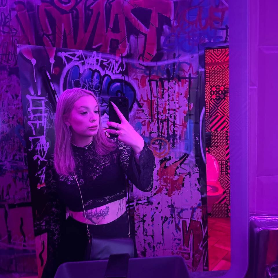 DivineRebecca's Offline XXX Chat