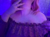 Launa_Crazy's Offline Chat Room