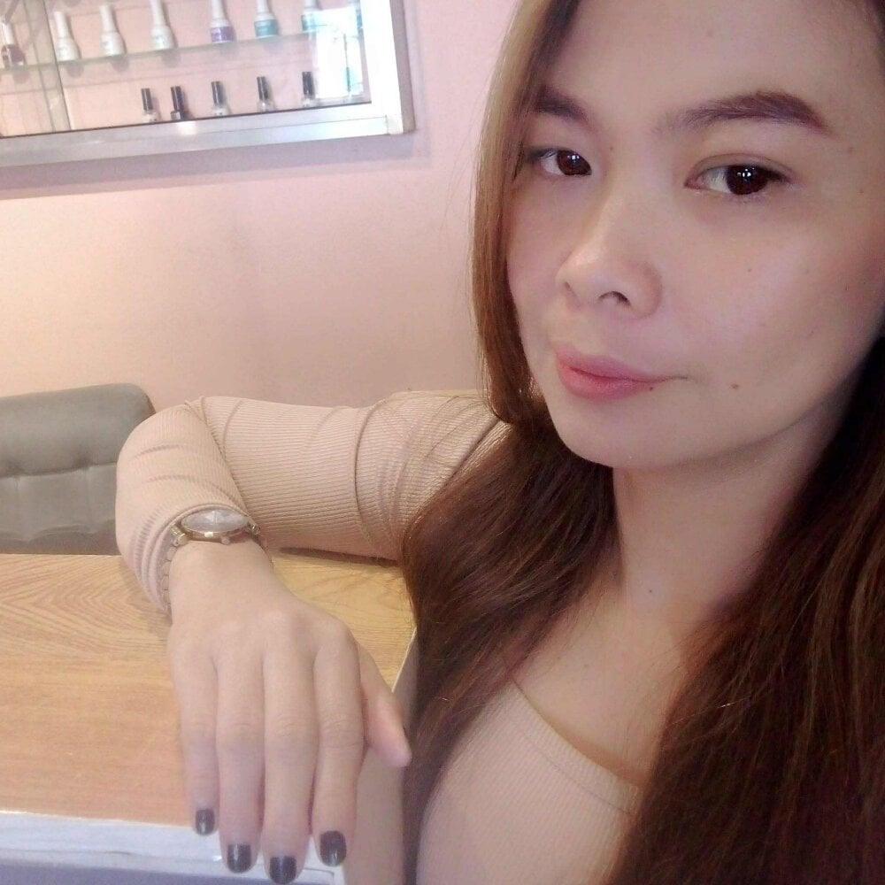 chatnmate.com sweetrosie2025 livesex profile in surrounded-by-cats cams