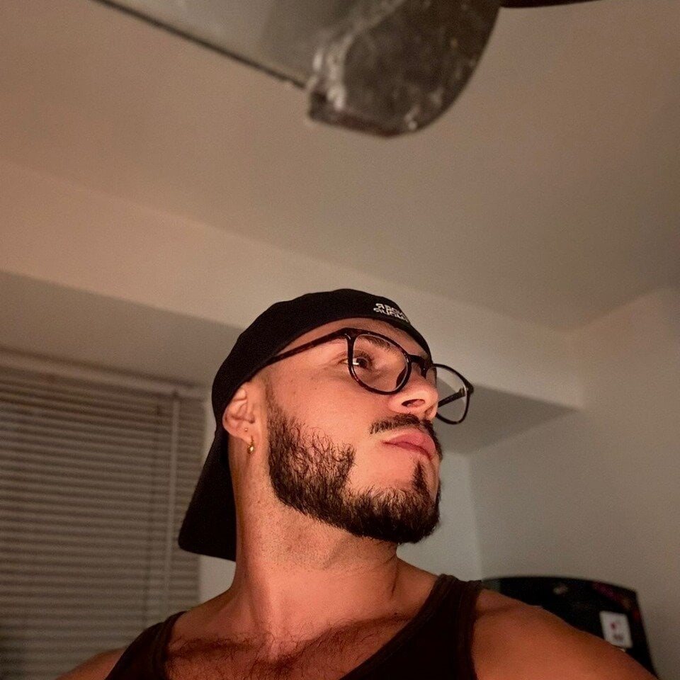 Smiith94's Offline XXX Chat