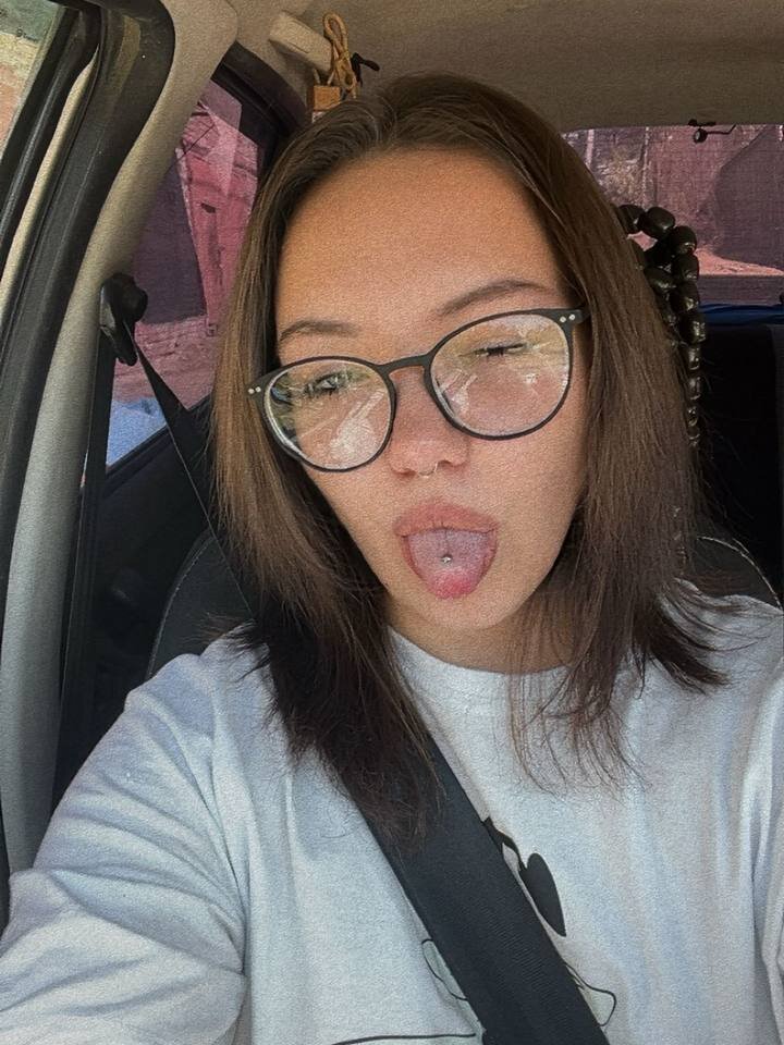 badgirlwebcam.com kerrimcbreen livesex profile in your-heart-is-my-best-location cams