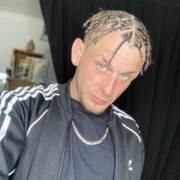 StepSideGM654321's Offline Chat Room